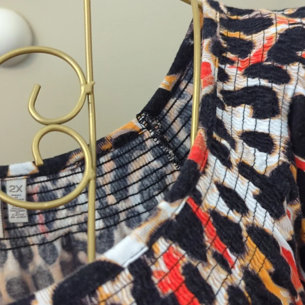 Madison Wild Patterned Blouse Plus - Picture 4 of 4